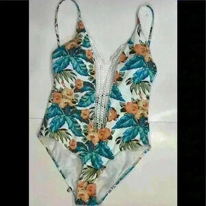 Women’s Envya One Piece Swimsuit Size Large
